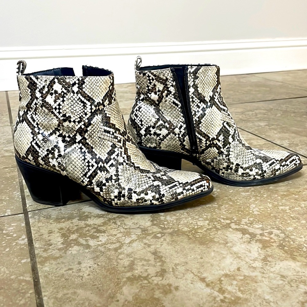 Booties/shoes